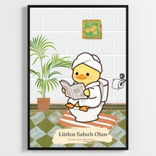 Besay Bornozlu Ördek | Eğlenceli Banyo ve Tuvalet Duvar Dekorasyonu | Mizahi Gazete Okuyan Ördek Posteri | A4 Tekli Çerçevesiz