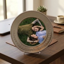 Hediye Vakti Kişiye Özel Fotoğraf Baskılı Gümüş Metal Tabak Plaket - Sevgiliye Şeffaf Ayaklı Yıl Dönümü Hediyesi