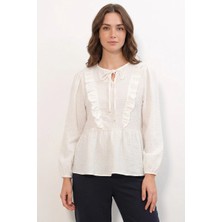 Moda Molası Kadın Yuvarlak Yaka Fırfırlı Bağcıklı Beyaz Bluz