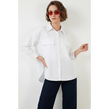 Moda Molası Kadın Cep Detaylı Oversize Pamuklu Beyaz Gömlek