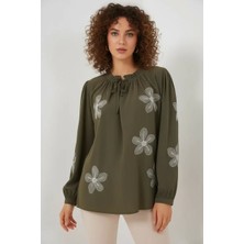 Moda Molası Kadın Gömlek Yaka Uzun Kol Nakışlı Çiçek Desenli Haki Bluz