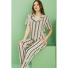 Siyah İnci Ekru Siyah Çizgi Desenli Bürümcük Krınkıl Kumaş Örme Düğmeli Pijama TAKIM25118554