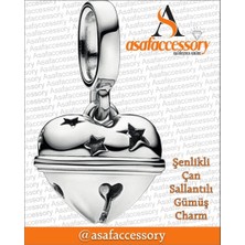 Şenlikli Çan Sallantılı Gümüş Charm
