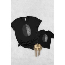 Tshirthane Siyah Beyaz Parmak İzi Baba Oğul Kız TEK ÜRÜN FİYATIDIR KOMBİN YAPMAK İÇİN EN AZ 2 ADET SEPETE EKLE