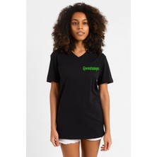 Goosebumps Lettern Siyah Kadın V Yaka Tshirt