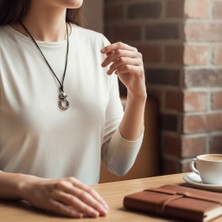 Hedea Halka Detaylı Kuru Kafa Krom Kaplama Yağlı Koton Ipli Erkek Kadın Kolye