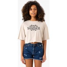 Outlander Just Call Me Sassenach Bej Kadın Crop Tshirt