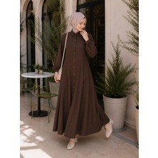 Esra Butik Çilek Kumaş Boydan Düğmeli Belden Kuşaklı Tesettür Elbise – Siyah, Yeşil ve Acı Kahve