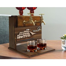 Bk Gift Kişiye Özel Kabartma Gemi Tasarımlı Isimli Çift Musluklu Doğal Ahşap Içki Standı-2, Içki Standı, Doğum Günü Hediyesi, Ev Hediyesi