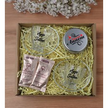 Bk Gift Kişiye Özel Isimli 2’li Cam Kahve Fincanı & Türk Kahvesi & Gümüş Metal Kutuda Kokulu Mum Hediye Seti-1, Anneye Hediye, Anneler Günü Hediyeleri