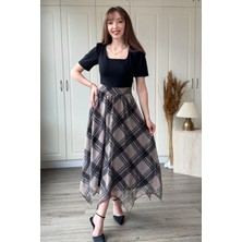 Dilay Gökoğlu Butik Ekose Desen Vatkalı U Yaka Midi Elbise