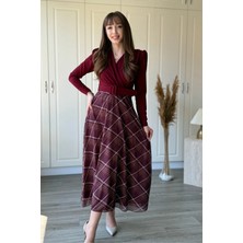 Dilay Gökoğlu Butik Vatkalı Ekose Etek Kemerli Midi Bordo Elbise