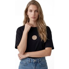 Hakke Oversize Gülen Yüz Baskılı T-Shirt