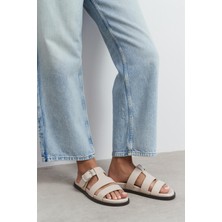 Nişantaşı Shoes Spirit Bej Mat Kemer Toka Detaylı Düz Taban Kadın Terlik