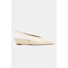Nişantaşı Shoes Nino Tereyağı Sarısı Mat Arka Bant Detay Sivri Burun Kadın Dolgu Topuklu Ayakkabı