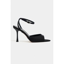 Nişantaşı Shoes Tania Siyah Saten Bilek Kemer Detaylı Kadın Ince Topuklu Ayakkabı