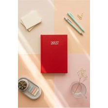 Lizy 2027 Günlük Planlayıcı Ajanda 17X24 cm  Ciltbezi Sert Kapak Kırmızı