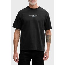 Calvin Klein % 100 Pamuk Logolu Grafik Baskılı Bisiklet Yaka T Shirt LV04RG816GUB1 Erkek T Shirt LV04RG816G Ub1