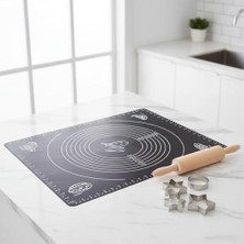 NY Home 40X50 cm Silikon Hamur Açma Matı - Yapışmaz ve Kaymaz Ölçülü Hamur Yoğurma Matı - Mantı, Ekmek, Makarna ve Pasta Için Gıda Sınıfı Silikon Mutfak Hazırlık Gereci (Renk Stok Durumuna Göre Gönderilir.)