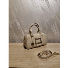 Şık Kadın Charm Detaylı Speedy El ve Çapraz Kullanımlı Çanta