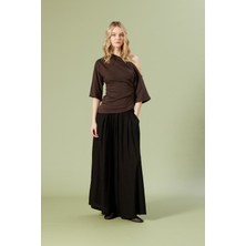 Nisan Triko Drape Detaylı Asimetrik Top