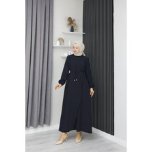 Broş ve Kuşak Detaylı Uzun Elbise