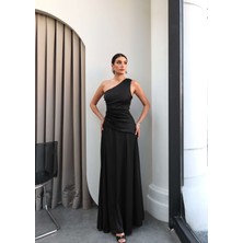 Esra Helvacı Tek Omuz Dökümlü Saten Elbise