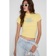 Ethiquet Gallura Kadın Yumuşak ve Esnek Kumaşlı Baskı Detaylı Yuvarlak Yakalı Kısa Kol Sarı T-Shirt