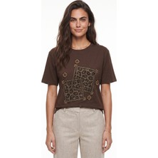 Onloox Kahverengi Pamuklu Bisiklet Yaka Regular Fit Taş Baskılı Leopar Desenli Kısa Kollu T-Shirt