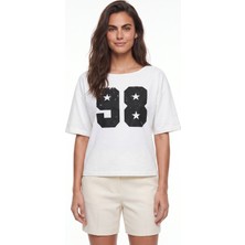 Onloox Beyaz Pamuklu Kayık Yaka Kısa Kollu Oversize Önü Baskılı Rahat Kesim T-Shirt