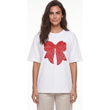 Onloox Beyaz Pamuklu Bisiklet Yaka Oversize Kısa Kollu Kadife Fiyonk Baskılı T-Shirt