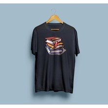 Oversize Üst Üste Kitaplar Baskılı Unisex T-Shirt