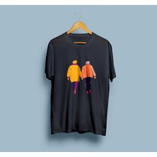 Oversize Yaşlı Yürüyen Çift / Sonsuz Aşk Tasarım Unisex T-Shirt