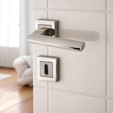 Belirtilmemiş Oda Kapı Kolu Inox Kare Rozetli Sağa Sola Uygun Iç Ev Kapısı Kolları Kilitlenebilir 1 Takım