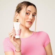 Esranın Dünyası Yüksek Koruma Etkili Aydınlatıcı Yüz Güneş Kremi (50 Ml)