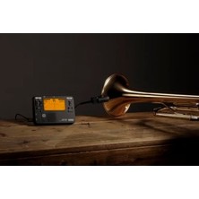 Larskas Tuner (CM400BK)