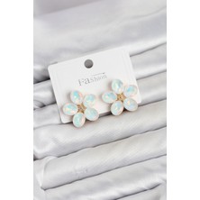 Hatıra Kutusu Beyaz Renk Kristal Taşlı Çiçek Model Kadın Küpe - Lisinya