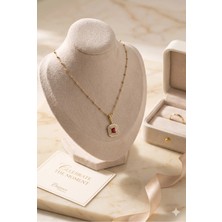 Singularis Premium Ruby Işıltısı Zirkon Taşlı Antika Görünümlü Baget Kolye