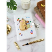 Mikasso Çizgili Kilitli Kurdelalı Peluş Defter 80 Yaprak 21X15 cm Yumuşak Düz Çizgili Orta Boy Beyaz Konsept