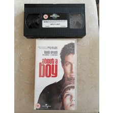 Plakperest Vhs Video - About A Boy - Hugh Grant  2002 Eu  Basım Ingilizce 97 Dakika