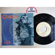 Plakperest Queen - A Kınd Of Magıc- 1986 Hollanda  Basım  45’lik Plak