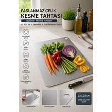 SHG HOME Paslanmaz Çelik Kesme Tahtası Yüzey Işlemeli 1mm Kalınlık, 22X32 cm Yıkanabilir, Gıda Temasına Uygun