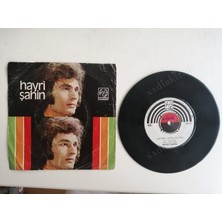Plakperest Hayri Şahin - Aşka Meydan Okudum / Aşkımız Bitti Sanma  * 45 Lik Türkçe Plak