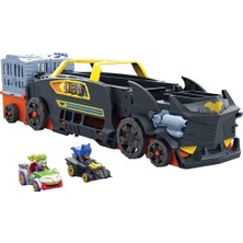 Esranın Dünyası Hot Wheels Racerverse Ultimate Batman Pist Seti Hot Wheels Racerverse Ultimate Batman Pist Seti, 2 Adet Metal Oyuncak Arabayla 3 Şeritli Yarış Pistine Dönüşen Araç HXN21