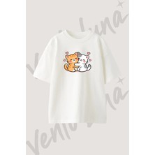 Hugging Cats Tasarım Baskılı Unisex Oversize Kalıp Beyaz Tshirt