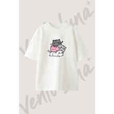 Kawaii Kediler Tasarım Baskılı Unisex Oversize Kalıp Beyaz Tshirt