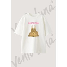 Sagrada Familia Tasarım Baskılı Unisex Oversize Kalıp Beyaz Tshirt