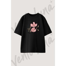 Pembe Cicekler Tasarım Baskılı Unisex Oversize Kalıp Siyah Tshirt