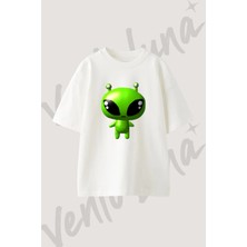 Yesil Uzayli_1 Tasarım Baskılı Unisex Oversize Kalıp Beyaz Tshirt