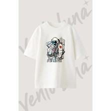 Astronaut Love Tasarım Baskılı Unisex Oversize Kalıp Beyaz Tshirt